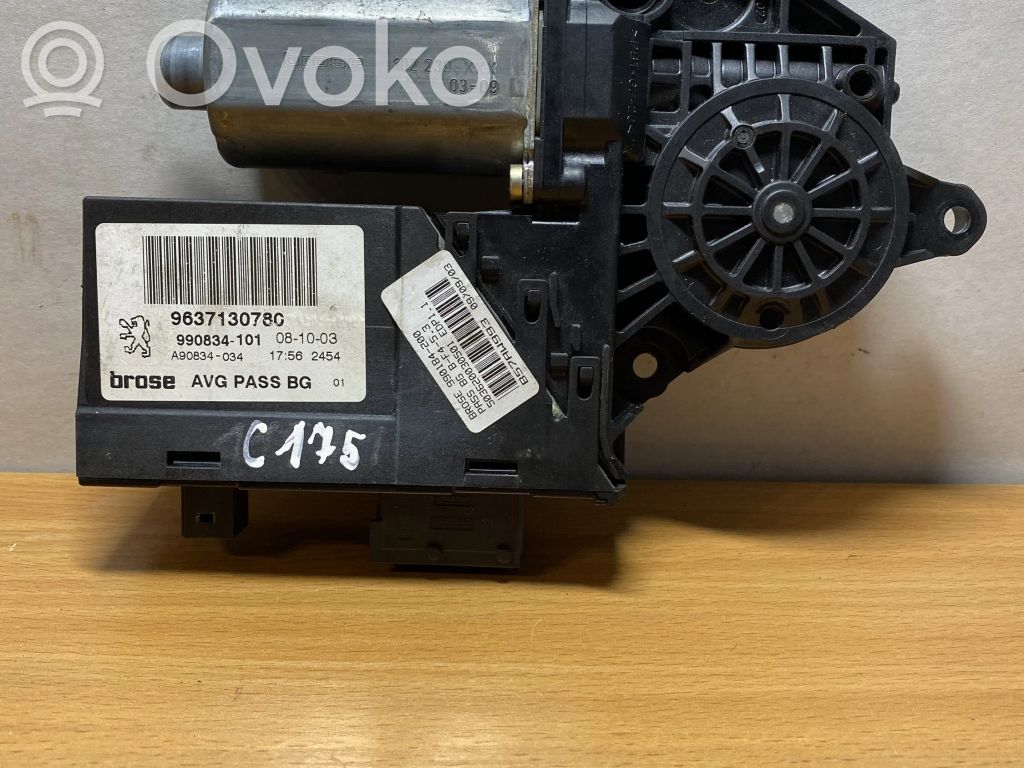 Peugeot 307 Varikliukas priekinio langų pakėlėjo 