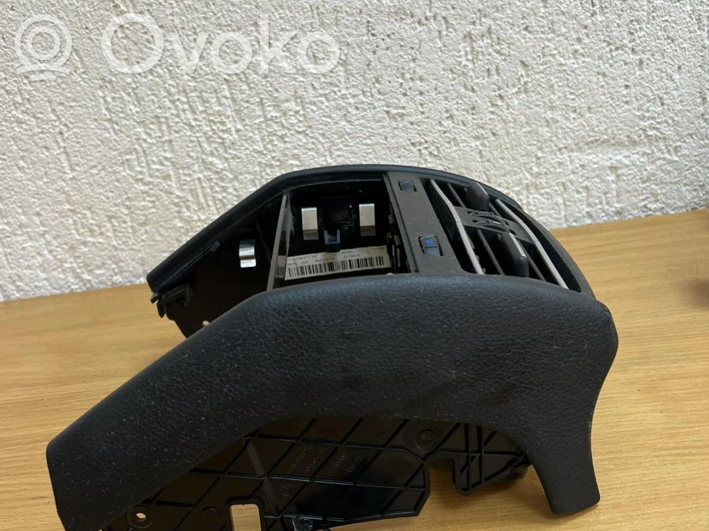 BMW 7 F01 F02 F03 F04 Kratka wentylacyjna pod zderzakiem tylnym 