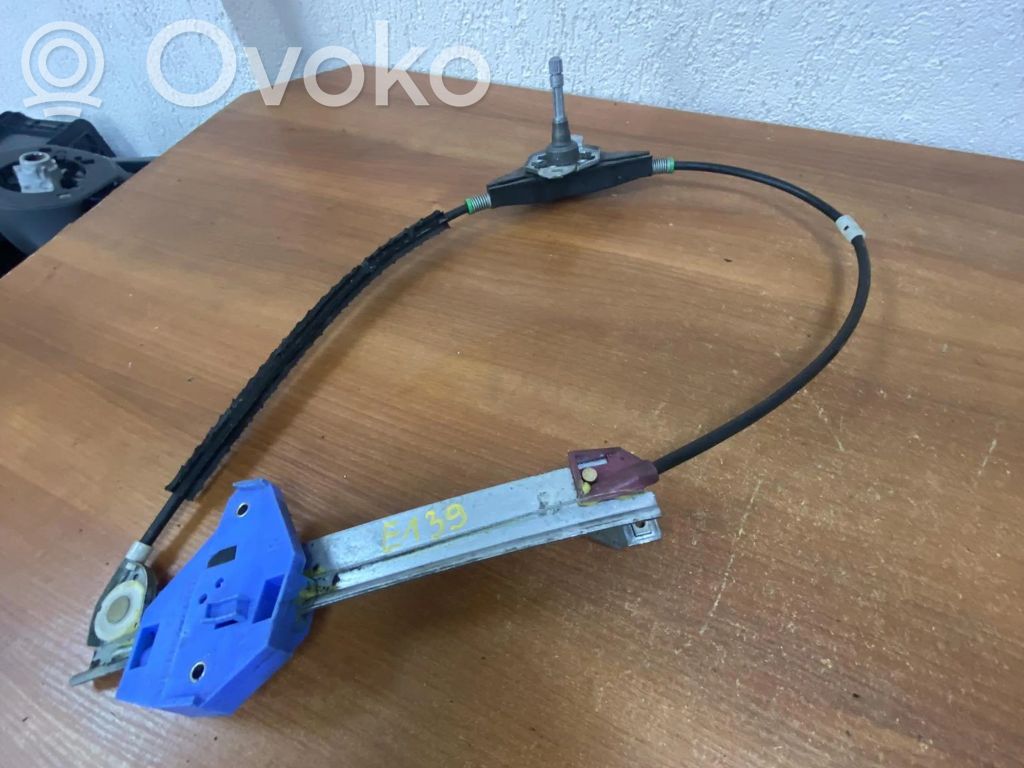 Ford Mondeo MK II Mecanismo para subir la puerta trasera sin motor 