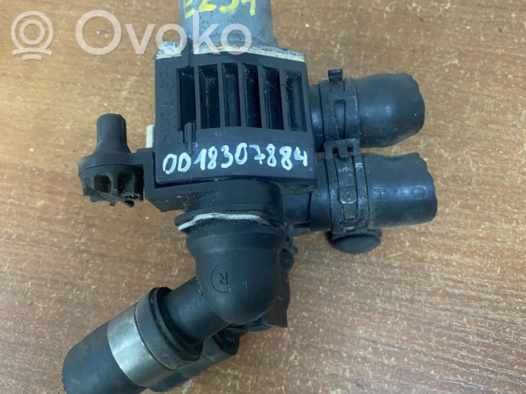 Mercedes-Benz E W210 Coolant heater control valve 