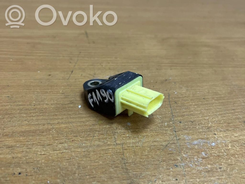 Toyota Prius (XW30) Czujnik uderzenia Airbag 