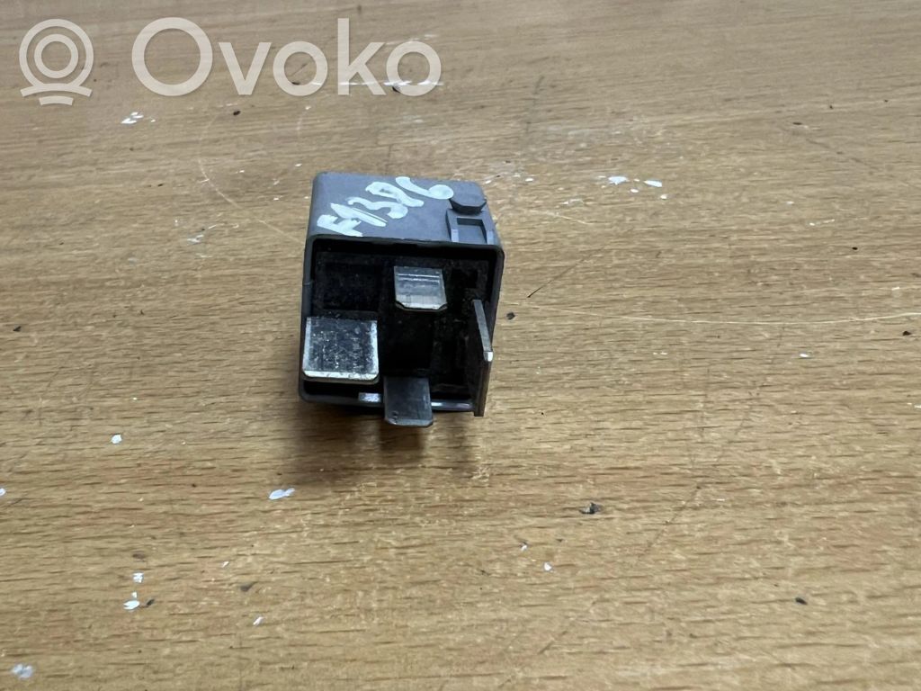 Otros relés   A0025422619,F1386