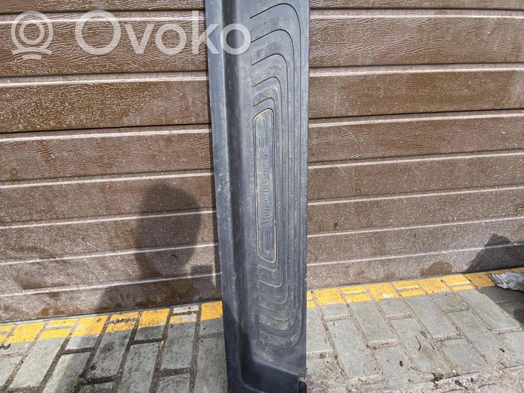 Mercedes-Benz Vito Viano W447 Moldura protectora del borde trasero 
