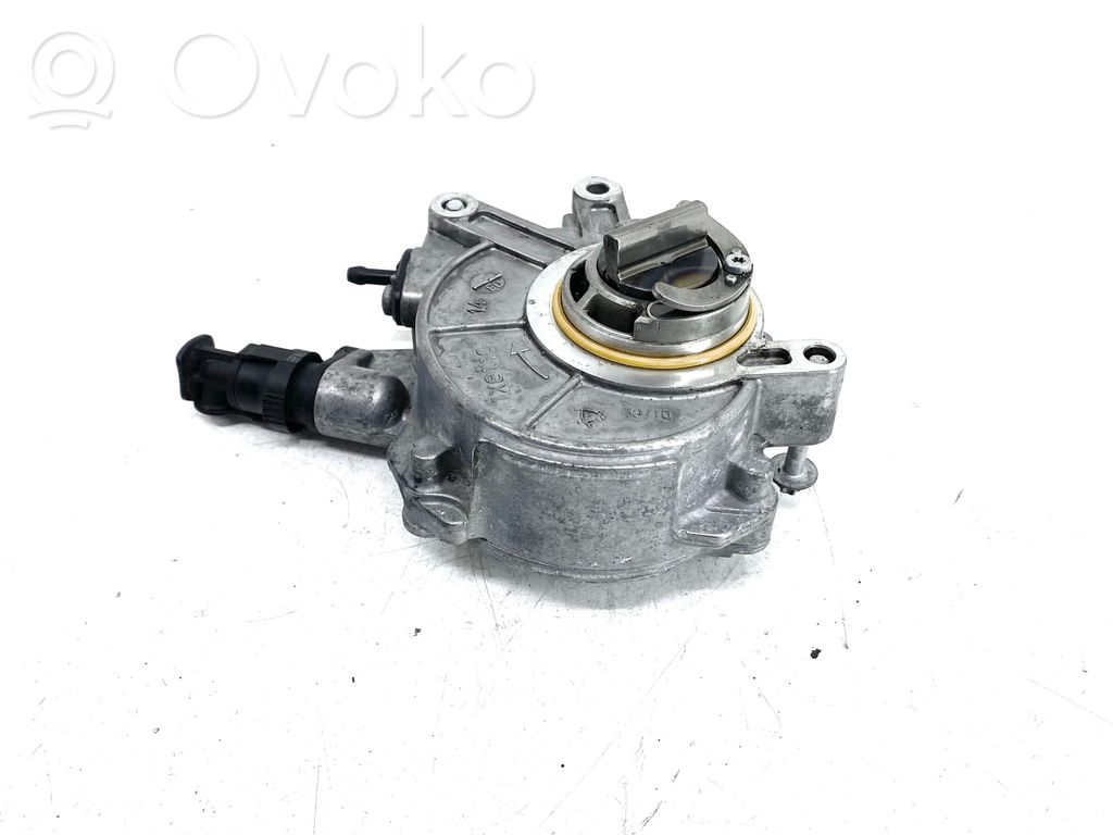 BMW 7 F01 F02 F03 F04 Vakuumo pompa 