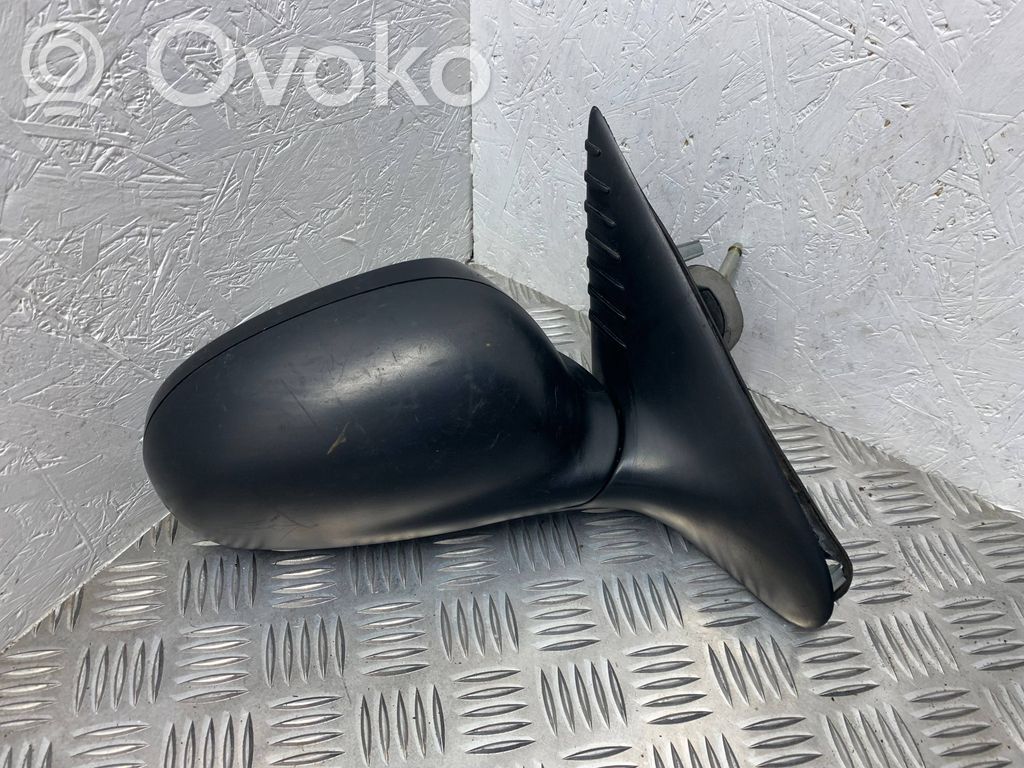 Peugeot 406 Front door electric wing mirror 