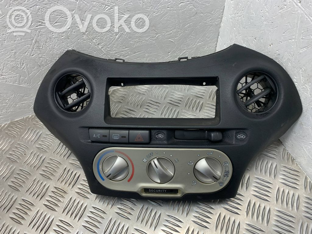 Toyota Yaris Climate control unit 