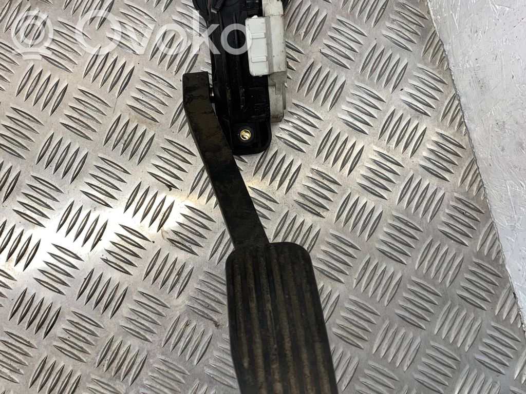 Volvo V70 Accelerator throttle pedal 