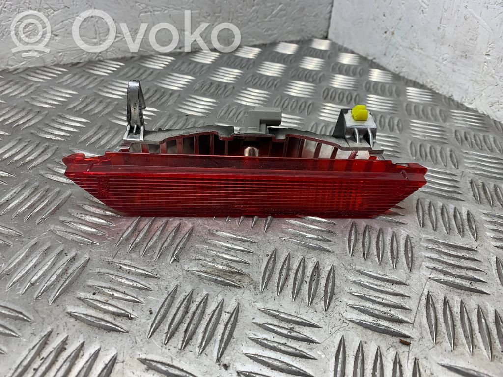 Toyota Yaris Third/center stoplight 