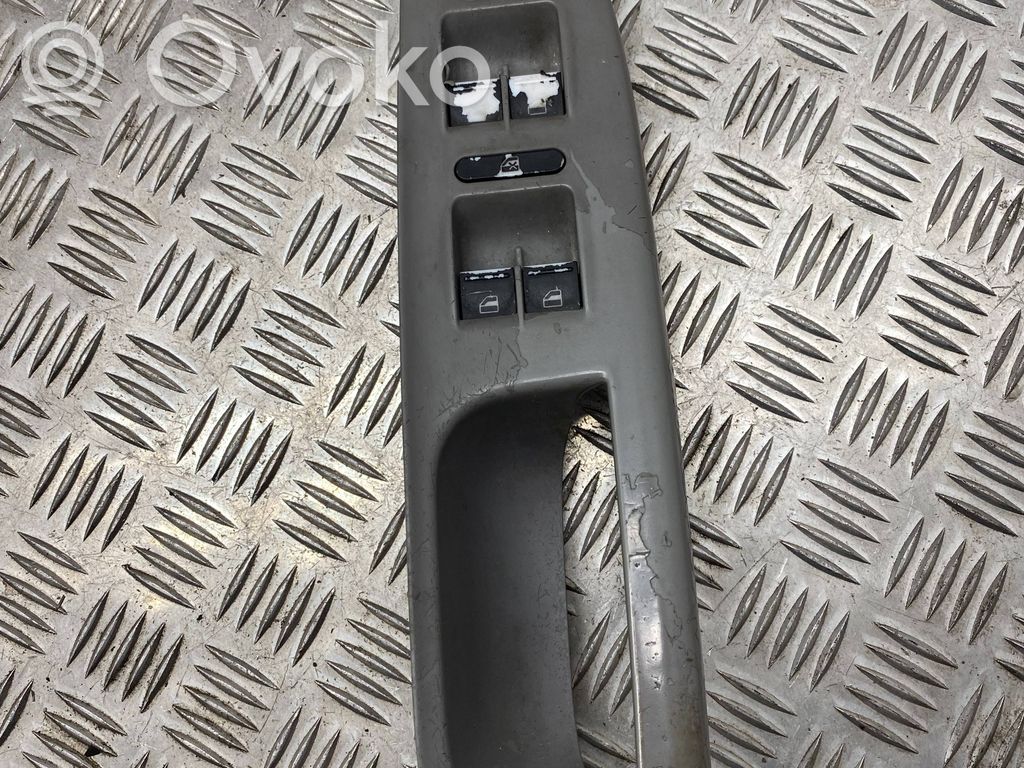 Volkswagen PASSAT B6 Electric window control switch 