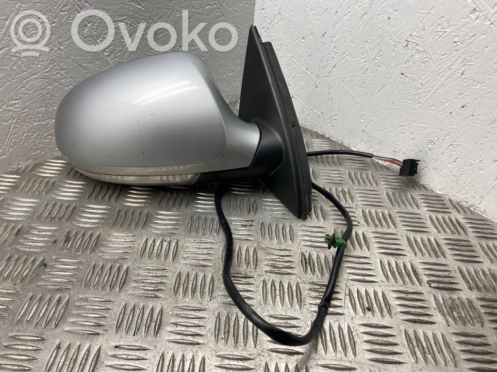 Volkswagen PASSAT B6 Front door electric wing mirror 