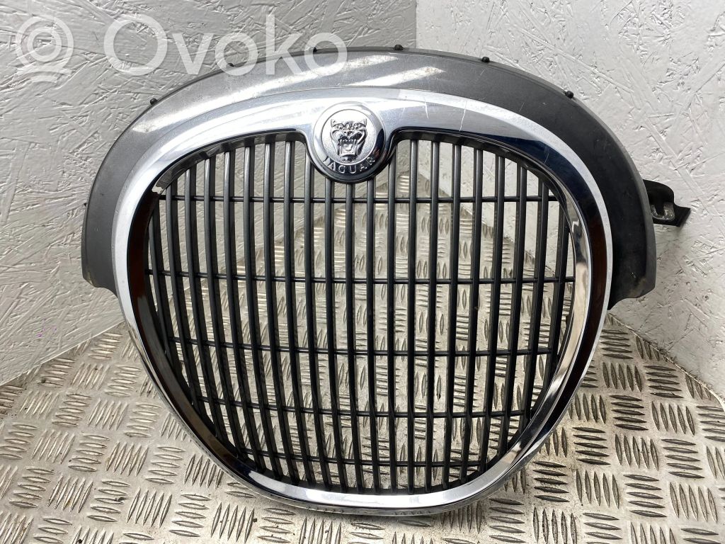Maskownica / Grill / Atrapa górna chłodnicy   4R838A100AB,4R838A100DB,4R838A100CBW,4R833B133DBW