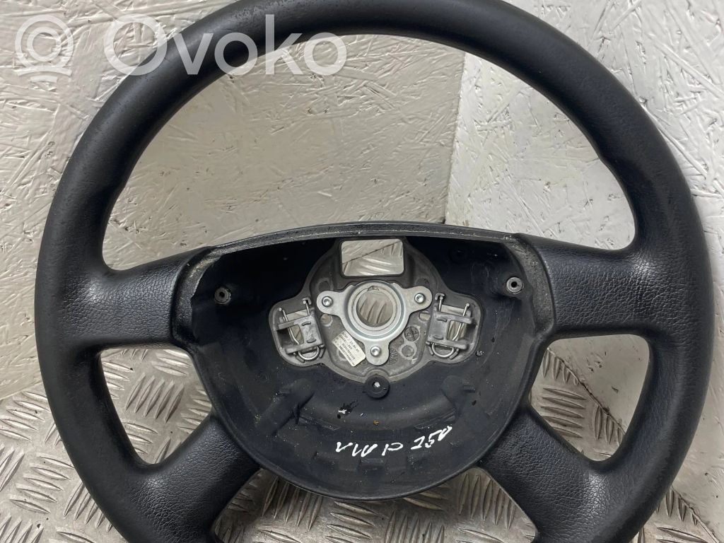 Volkswagen PASSAT B6 Steering wheel 