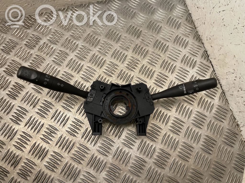 Land Rover Freelander Interruptor/palanca de limpiador de luz de giro 