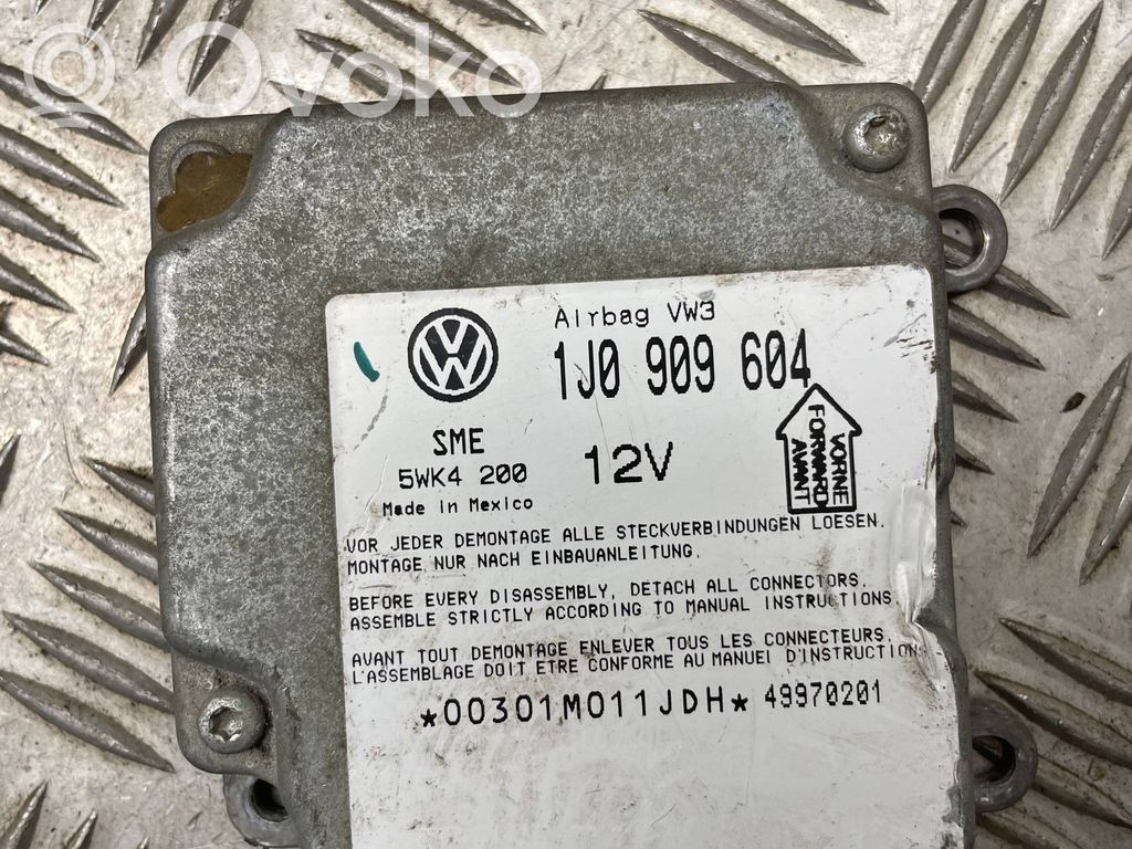 Volkswagen PASSAT B5 Sterownik / Moduł Airbag 