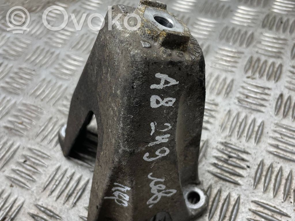 Audi A8 S8 D3 4E Engine mounting bracket 