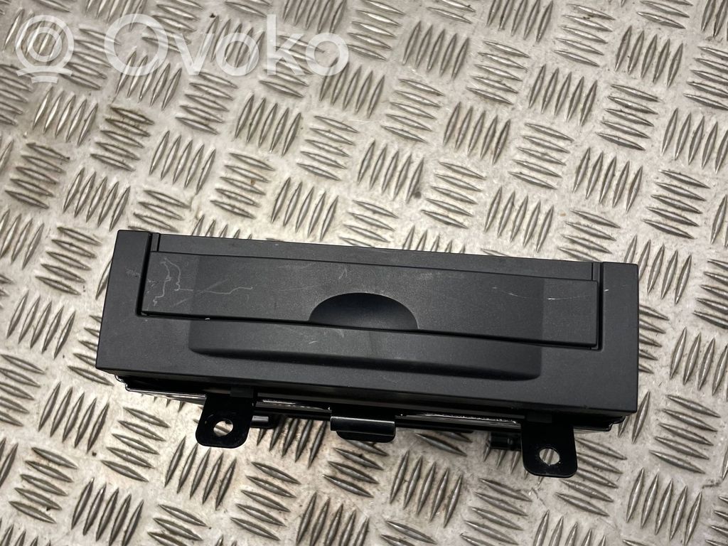 Volvo V50 Navigation unit CD/DVD player 
