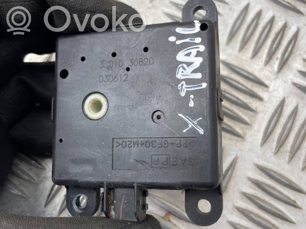 Nissan X-Trail T30 Silniczek nagrzewnicy 