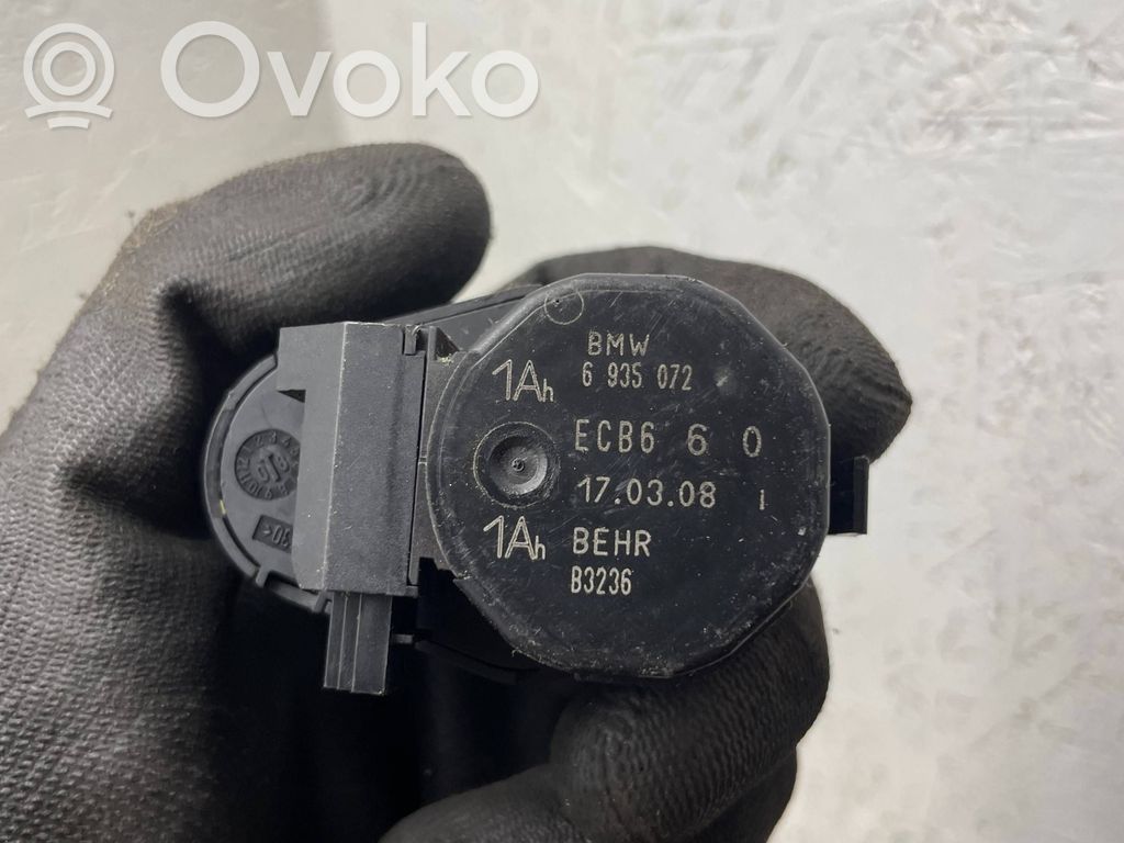 BMW 7 E65 E66 Oro sklendės varikliukas 