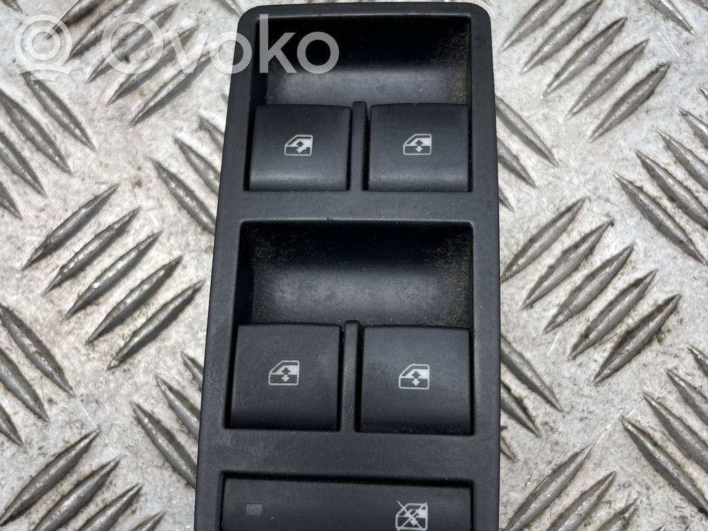 Opel Insignia A Electric window control switch 