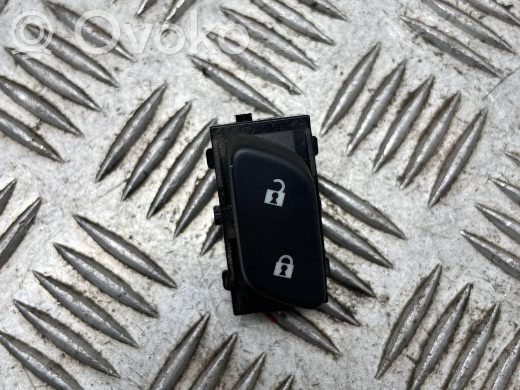 Opel Insignia A Central locking switch button 