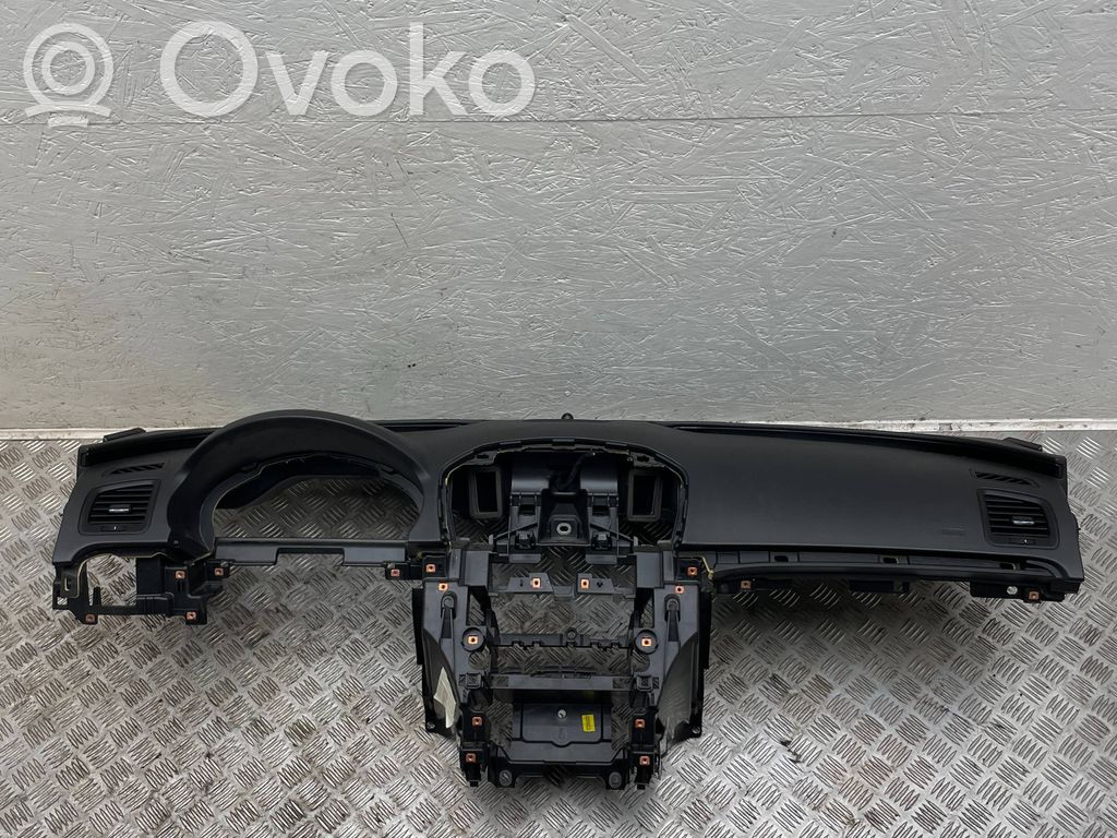 Opel Insignia A Panelis 