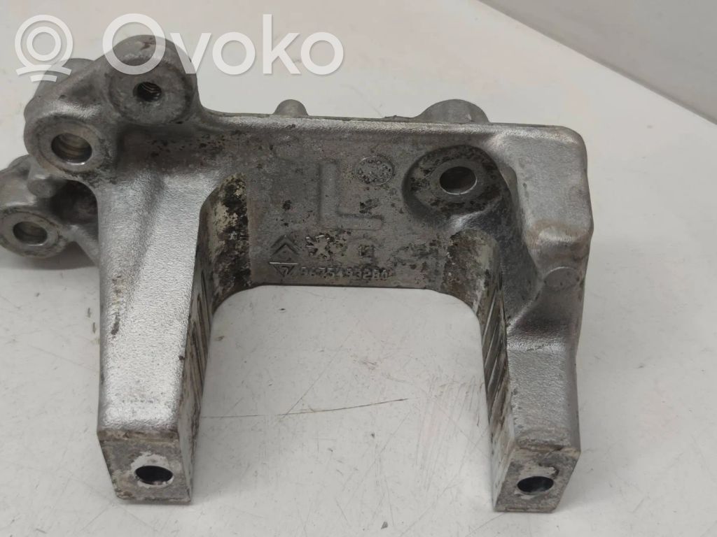 Peugeot 508 RXH Gearbox mounting bracket 