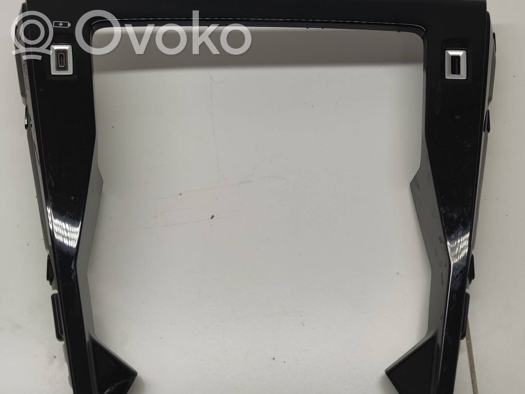 Peugeot 208 II Ramka deski rozdzielczej 