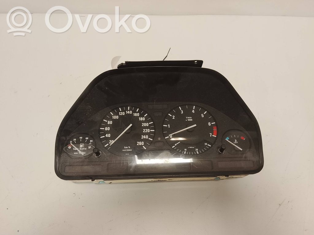 BMW 5 E34 Geschwindigkeitsmesser Cockpit 