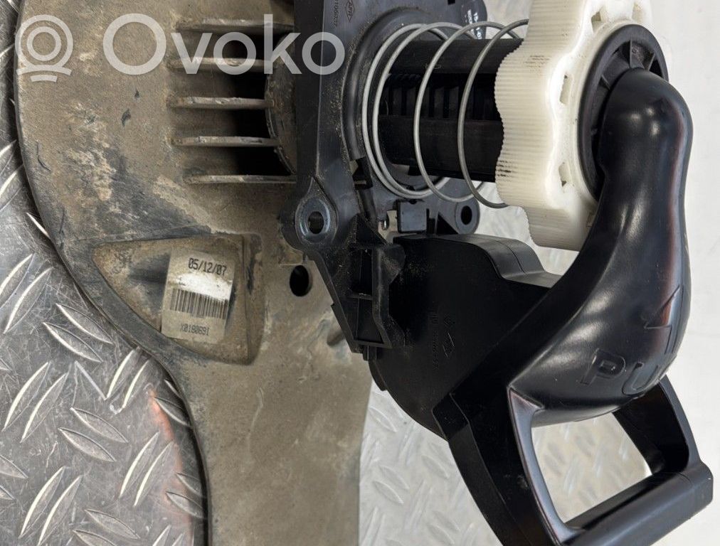 Renault Clio III Support roue de secours 
