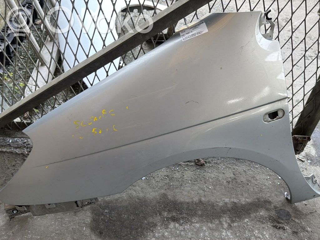Renault Scenic I Aripă 