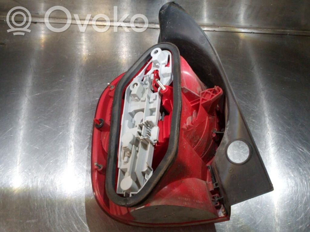 Rear/tail lights   8200538785