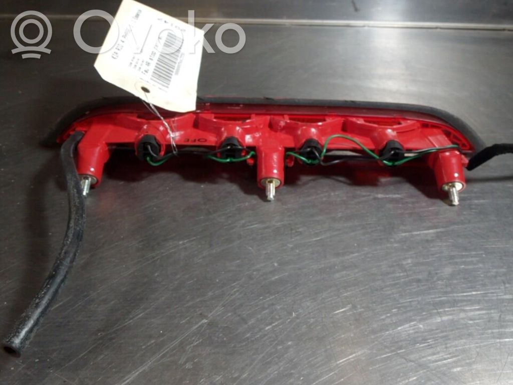 KIA Rio Third/center stoplight 