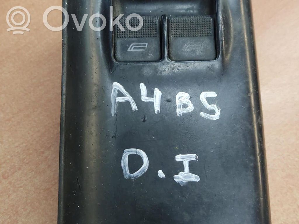 Audi A4 S4 B5 8D Interruttore di controllo dell’alzacristalli elettrico 