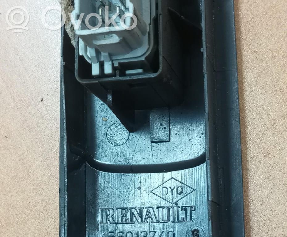 Electric window control switch   156013740,220000