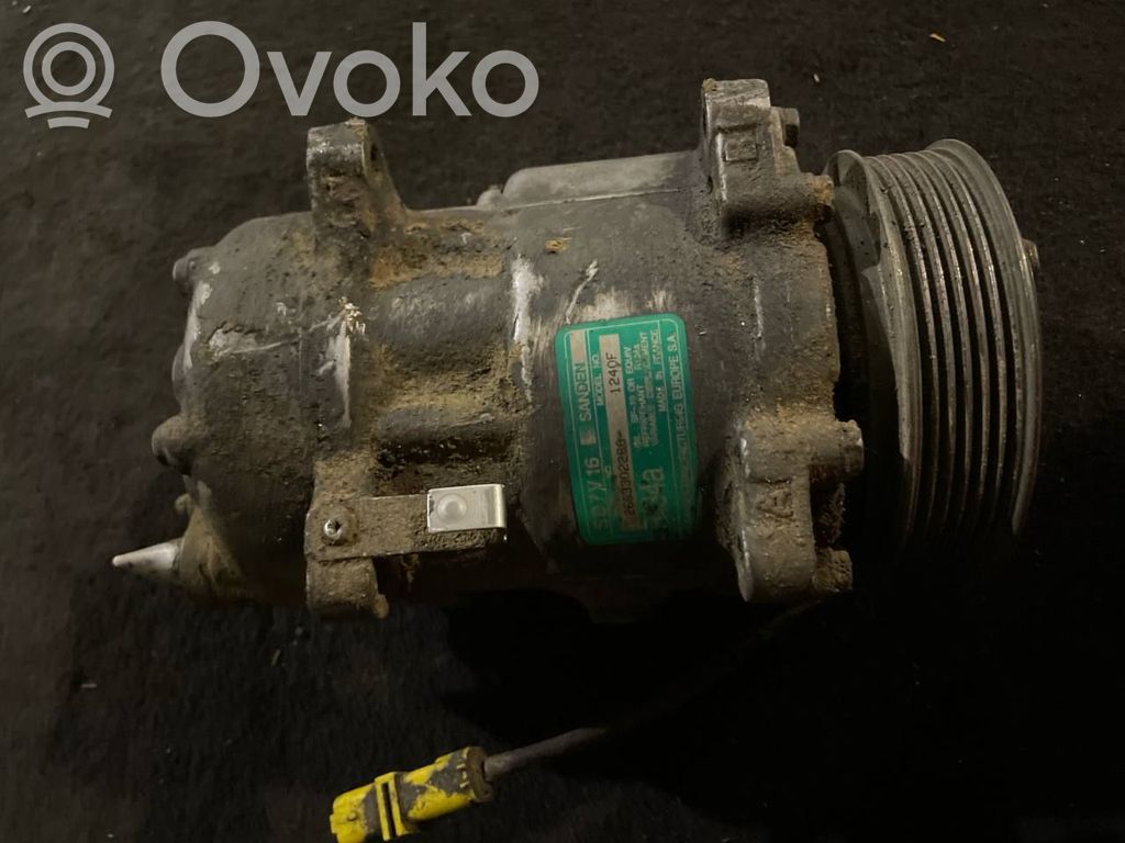 Kompresor / Sprężarka klimatyzacji A/C   2663302260,233082