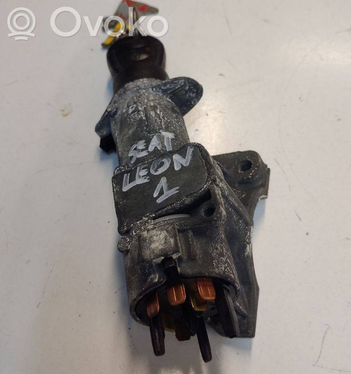Seat Leon (1M) Moottorin start-stop-painike/kytkin 