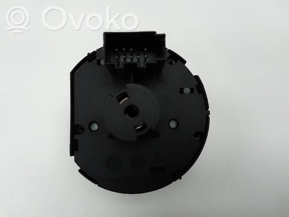 Volkswagen Golf VII Motorino di regolazione assetto fari 