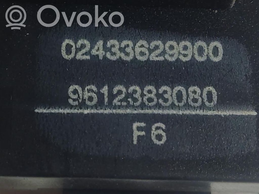 Peugeot 306 Radio/GPS head unit trim 