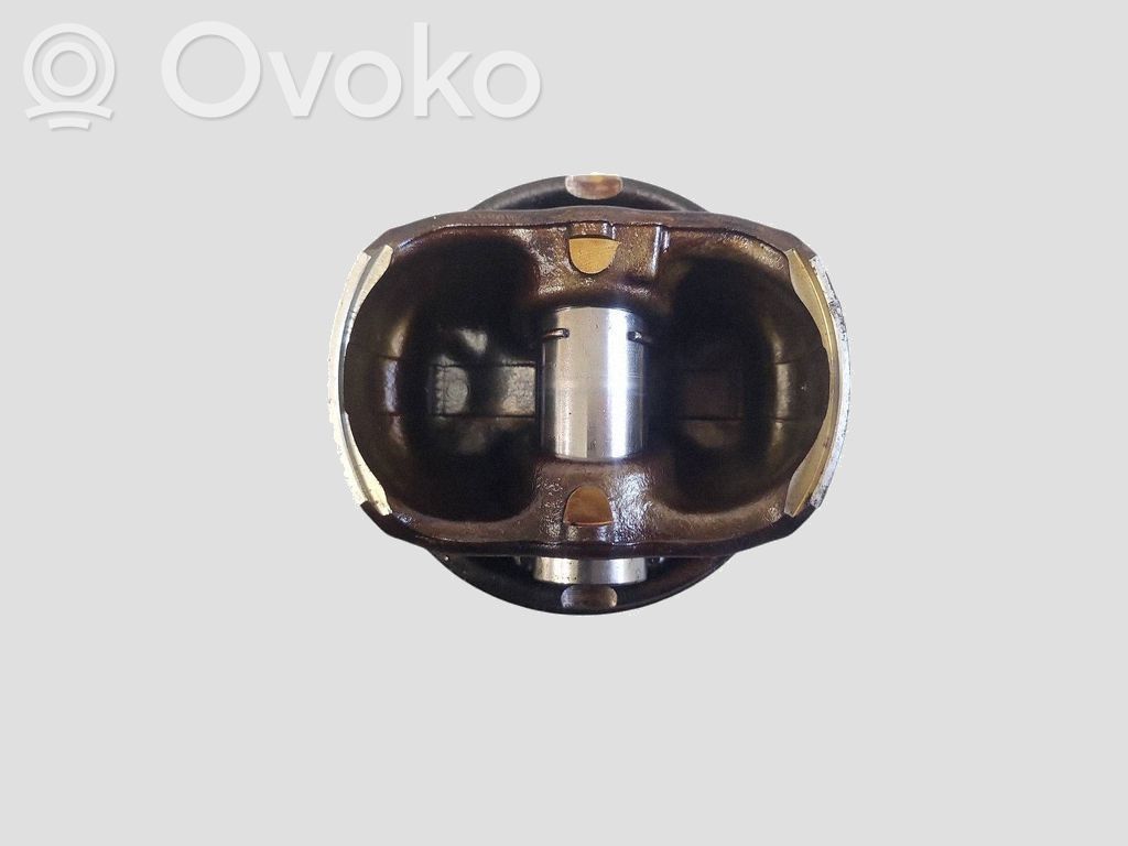 Piston   0000