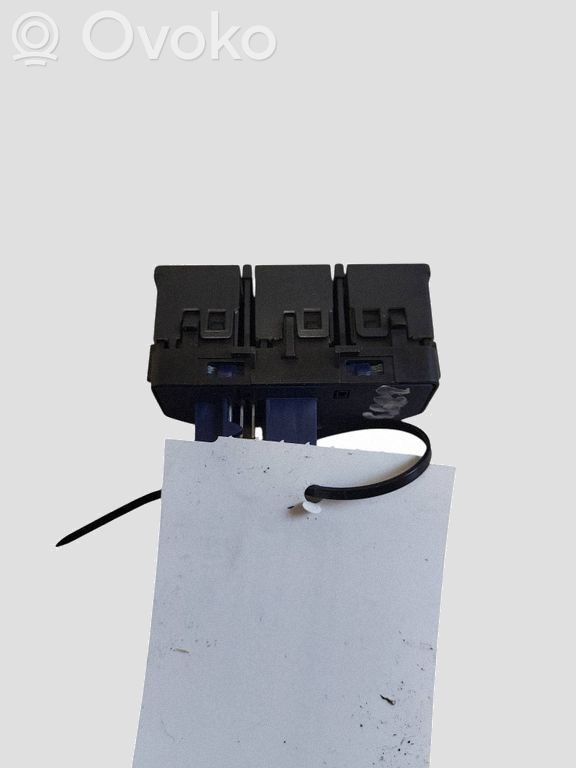 Bouton interrupteur programme de stabilité ESP   96588884ZD