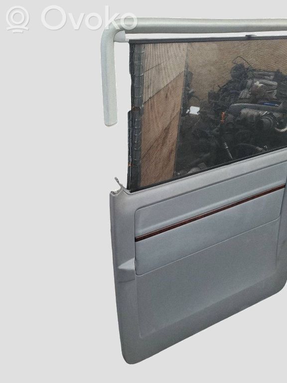 Volkswagen Multivan T5 Liukuoven verhoilu
