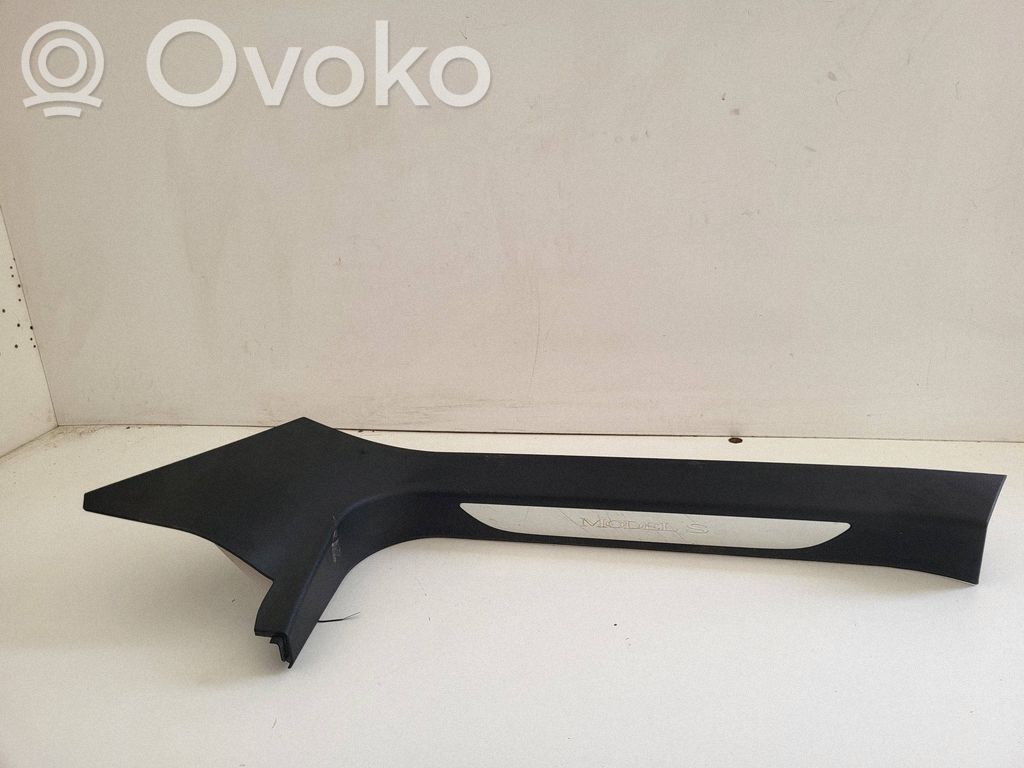 Tesla Model S Listwa progowa przednia