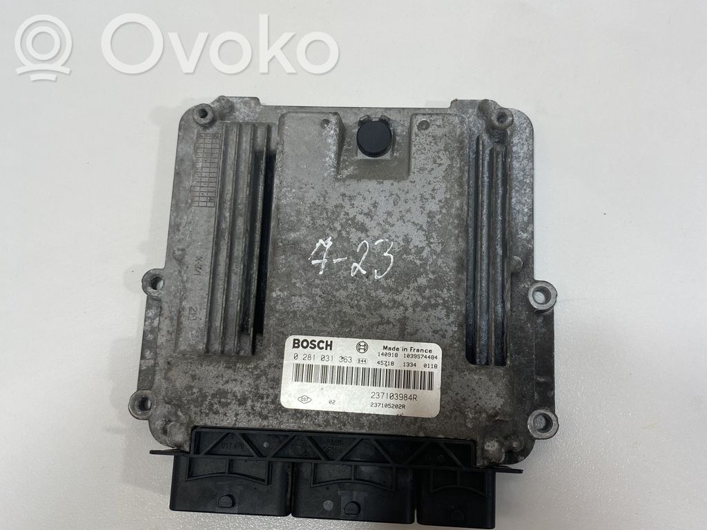 Opel Vivaro Engine control unit/module 