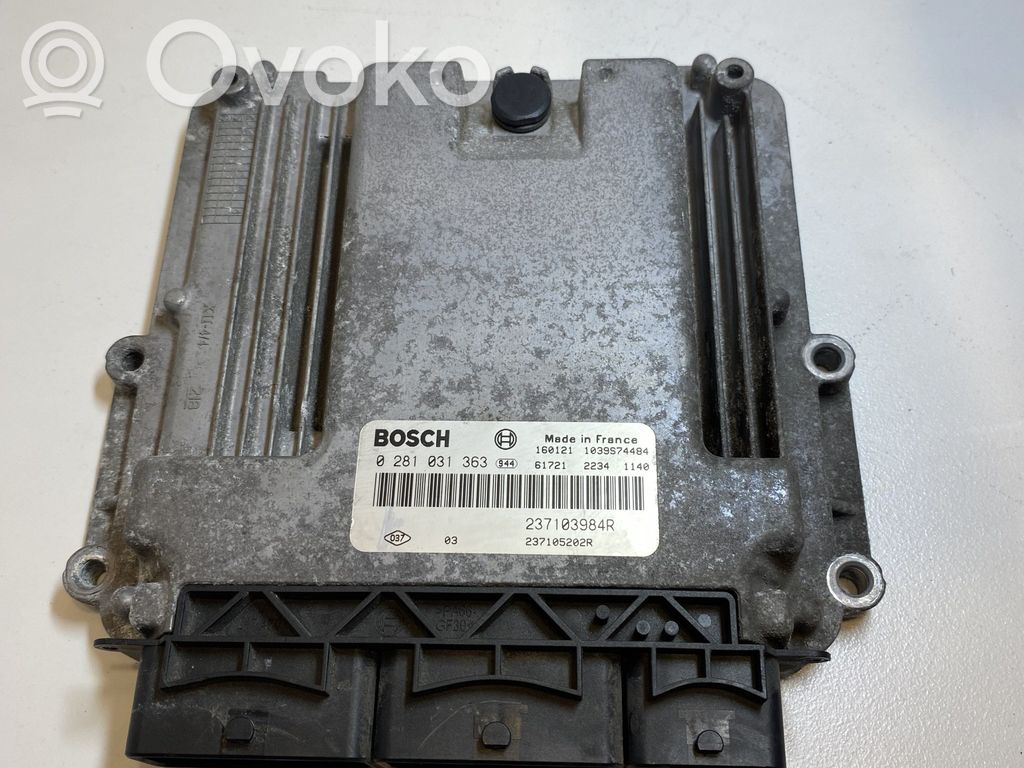 Renault Trafic II (X83) Engine control unit/module 