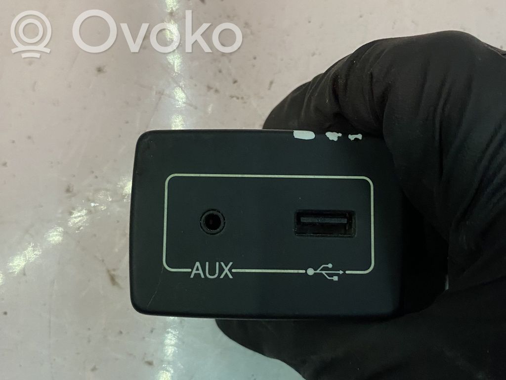 Peugeot Boxer Enchufe conector USB 