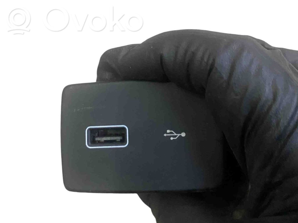 Fiat Ducato Enchufe conector entrada auxiliar 