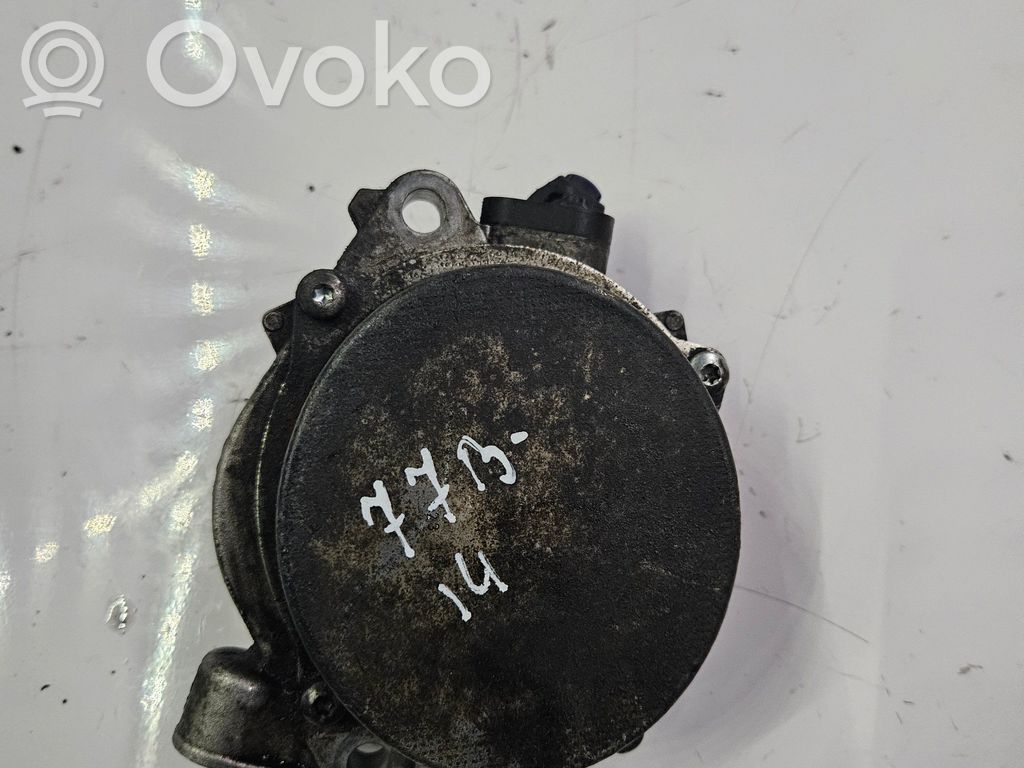 Opel Vivaro Vacuum pump 