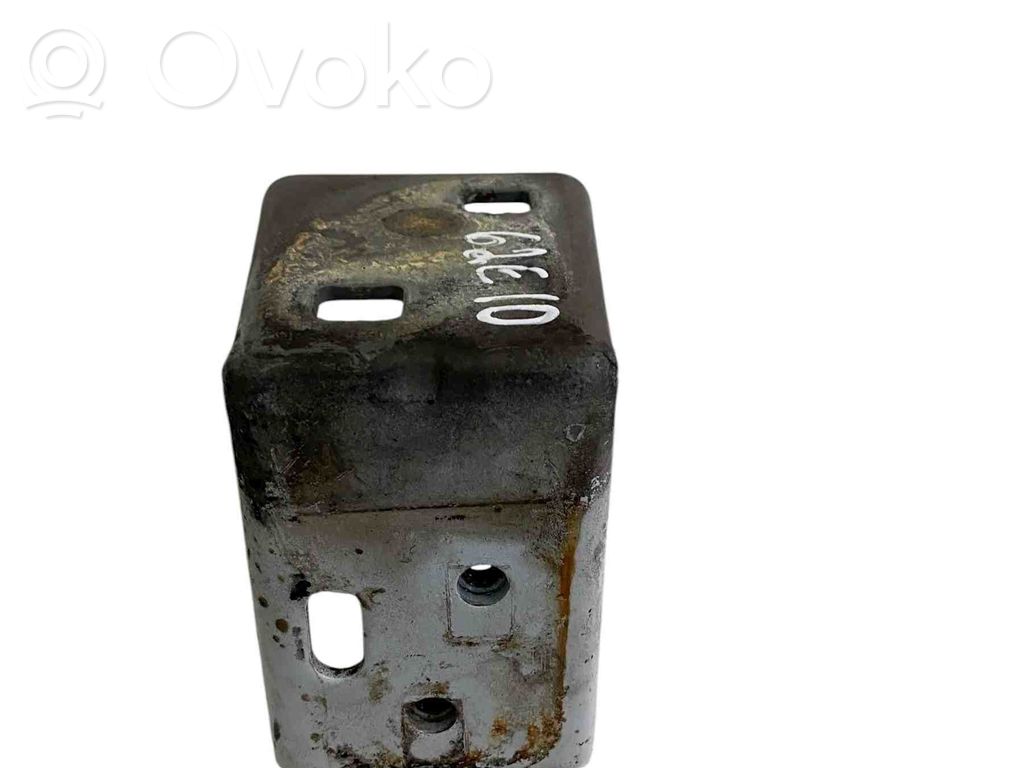 Fender mounting bracket   BK2116D154AA