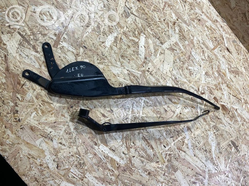 Lexus RX 330 - 350 - 400H Brazo del limpiaparabrisas delantero 