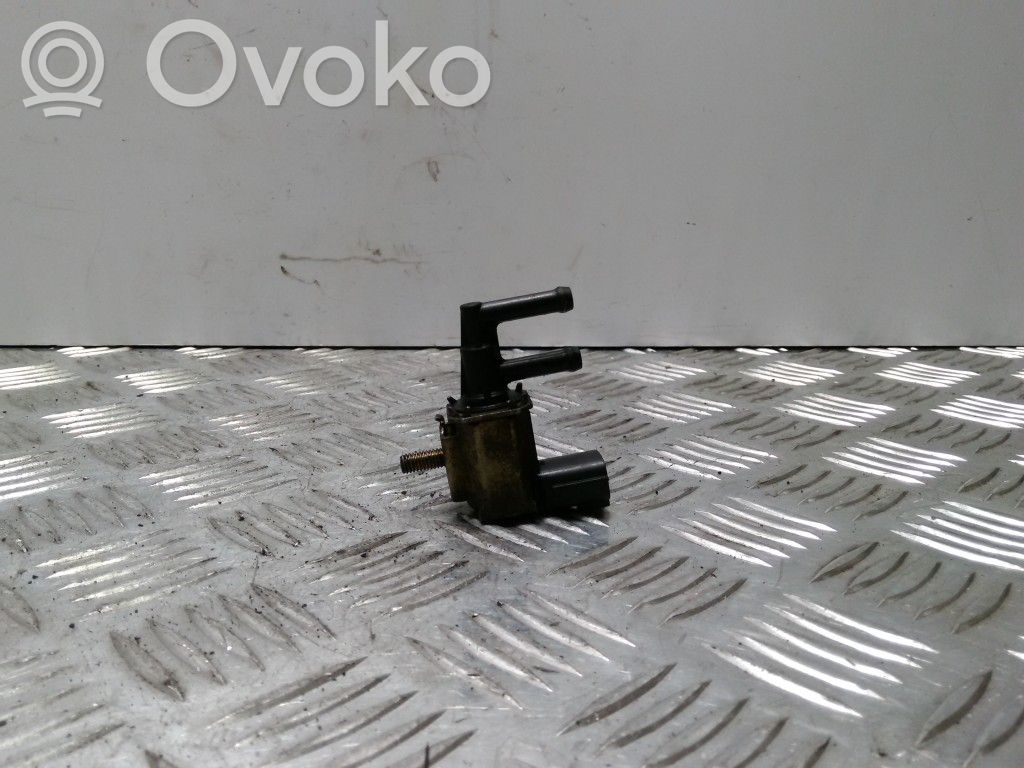 Nissan Almera Vacuum valve 